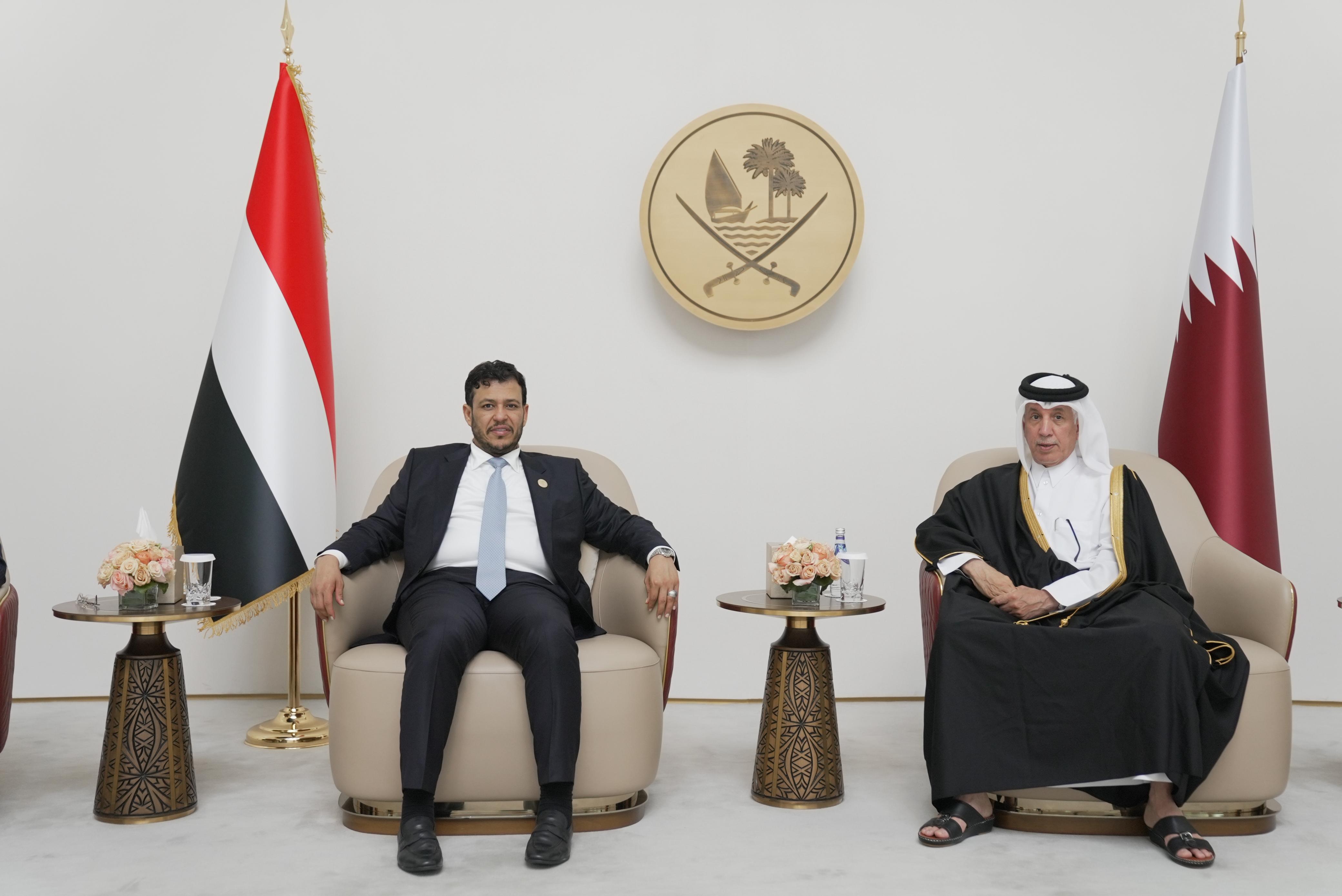 عضو مجلس القيادة الرئاسي الدكتور عبدالله العليمي يغادر الدوحة متوجهاً إلى الرياض