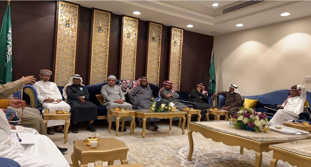 وزير الزراعة يناقش مع رجال الاعمال اليمنيين فرص الاستثمار بالقطاعين الزراعي والسمكي