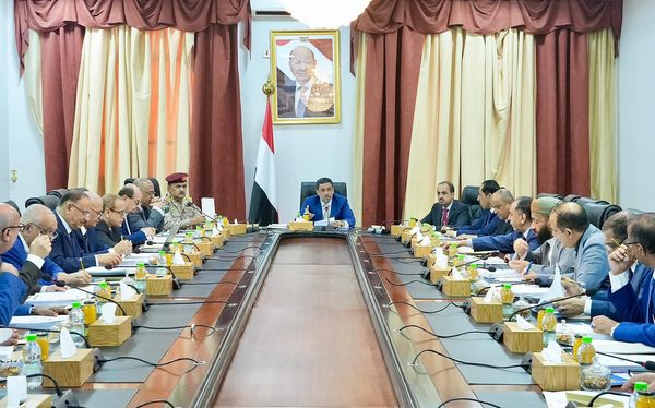 مجلس الوزراء اليمني يناقش الموضوعات المستجدة ويتداول عدداً من المقترحات لقيام الحكومة بواجباتها