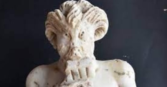 لن تصدق.. اكتشاف تمثال لمعبود روماني بمقبرة للتماثيل بهذه الدولة؟!