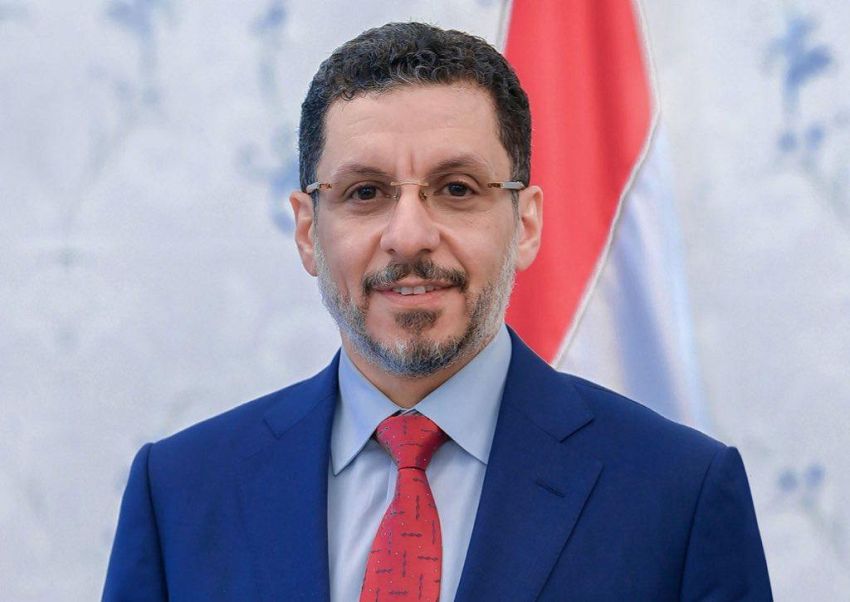 عودة رئيس مجلس الوزراء إلى العاصمة المؤقتة عدن