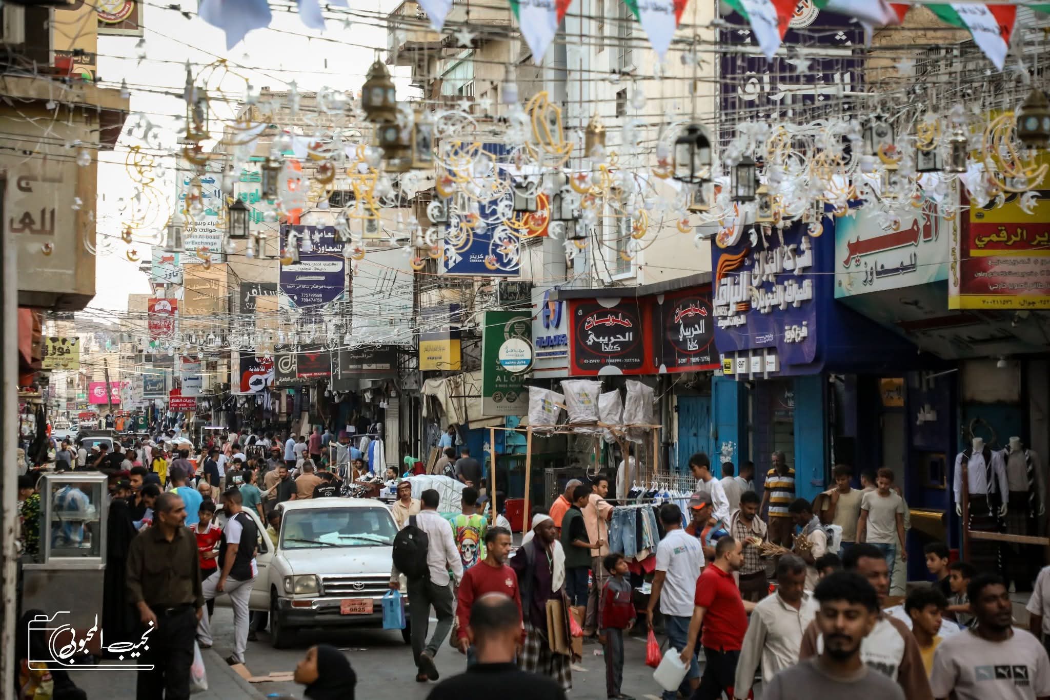 عدن.. تحذيرات من انتشار منتجات إيرانية وسط غياب الرقابة