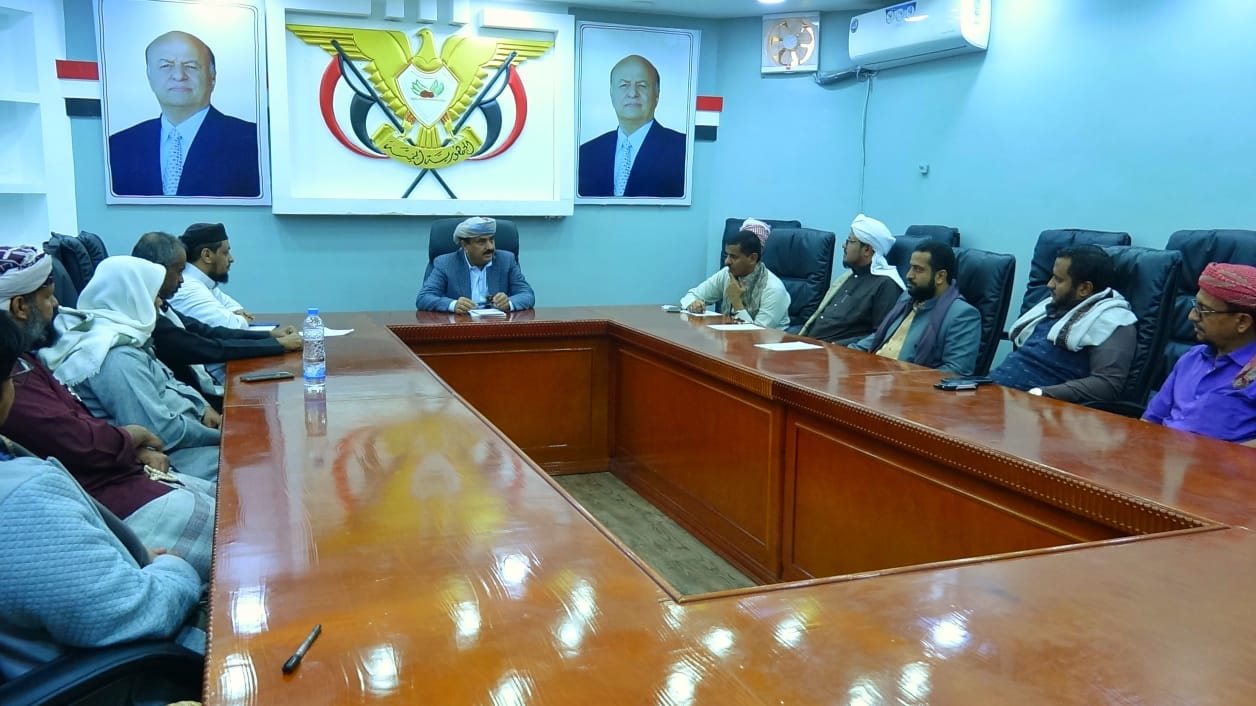 العولقي يحث الدعاة وخطباء المساجد على الوسطية وتوجيه خطابهم لنبذ دعوات الفرقة