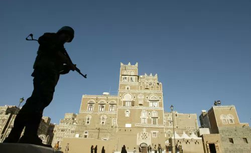 اوامر حوثية صارمة بالقبض على العشرات بتهمة ارتكاب جريمة جماعية تهدد حياة الملايين