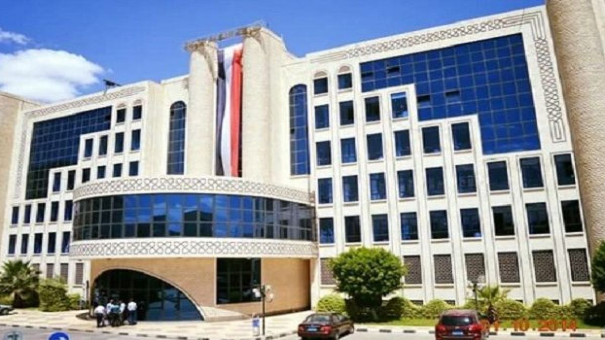 الحوثيون يكشفون عن السعر الجديد للبنزين تزامنا مع انخفاض سعر الدولار