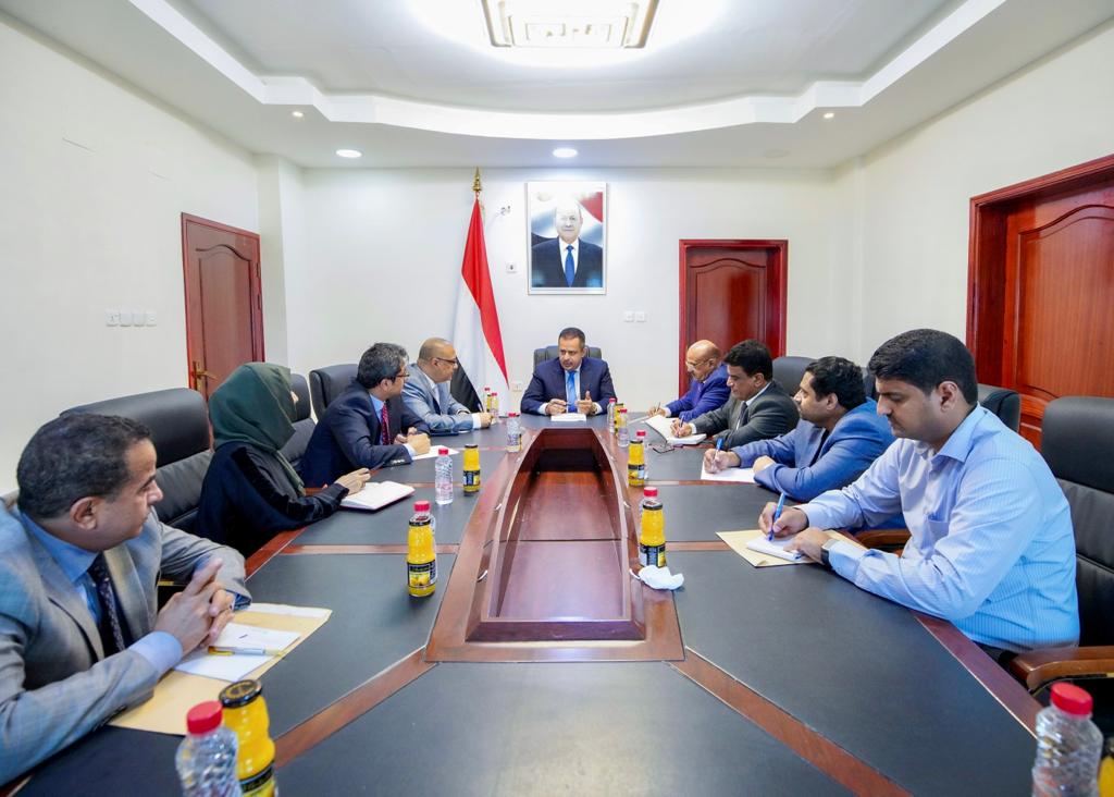 معين عبدالملك يؤكد استكمال كل الترتيبات وجاهزية المؤسسات الحكومية والبنك المركزي لدعم اليمن من المملكة السعودية 