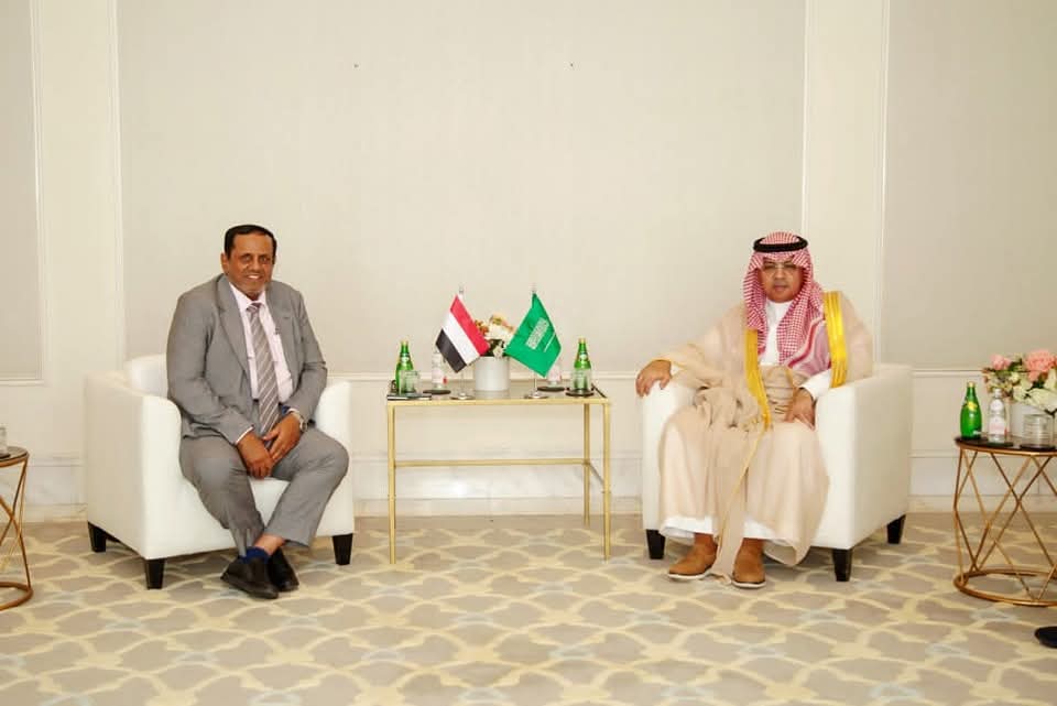 مباحثات يمنية سعودية لتعزيز التعاون في مجال الطيران المدني