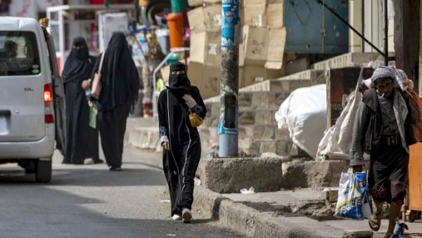 القنص الحوثي.. جرائم قتل متعمد لسكان بلا حيلة في هذه المدينة