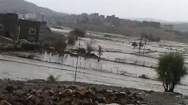 الأرصاد يبشر بأمطار غزيرة على هذه المحافظات اليمنية