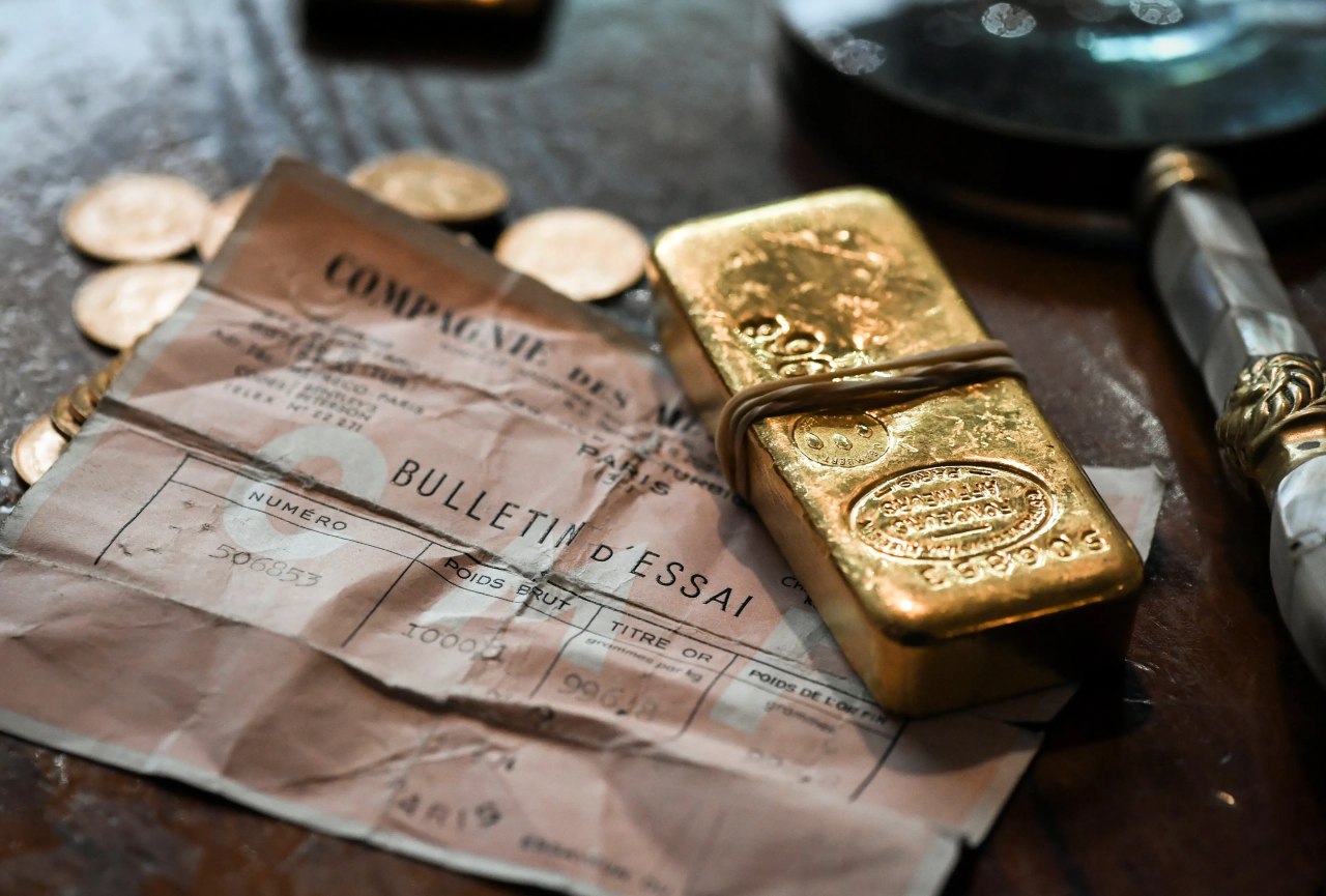 وسط شكوك حول آفاق أسعار الفائدة.. الذهب ينهي الأسبوع على مكاسب ضئيلة!