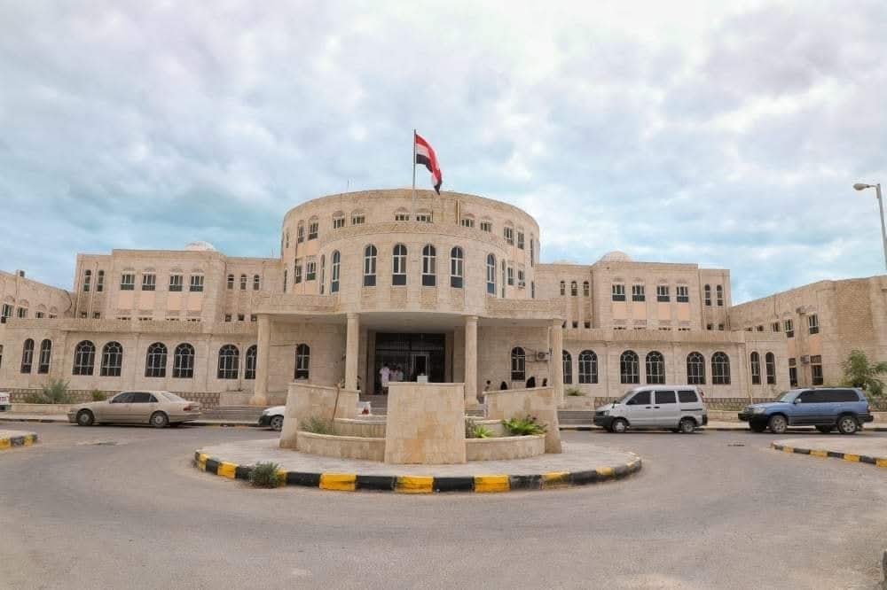 المهرة.. اللجنة الأمنية تصدر بيانا توضيحيا بشأن القبض على قيادي حوثي بعد اشتباكات مسلحة عنيفة