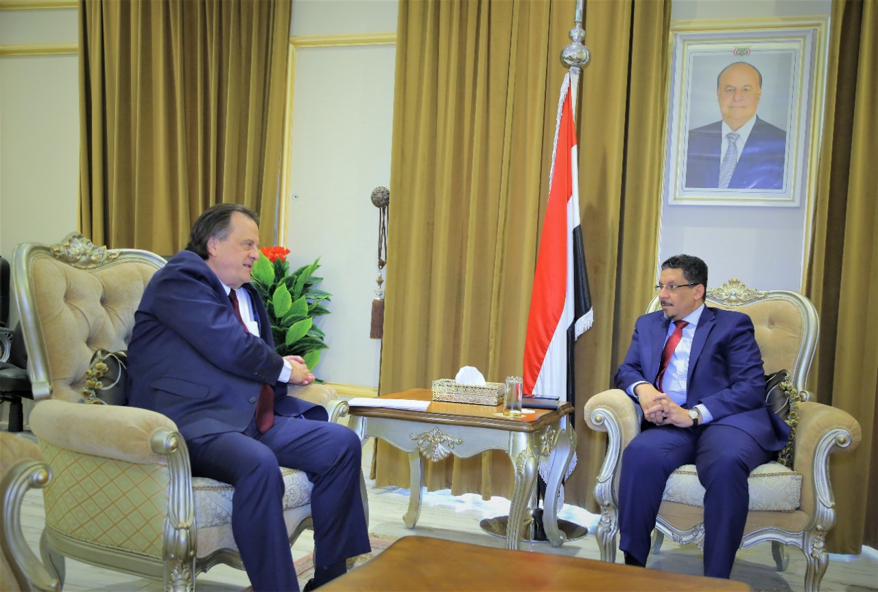 الحكومة تناقش مع مسؤول اممي القضايا المتعلقة بالوضع الإنساني باليمن