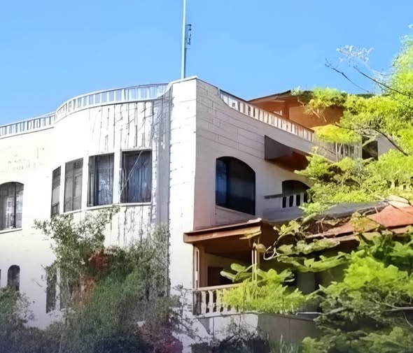 خلافات داخل جماعة الحوثي للإستيلاء على قصر عرفات في صنعاء .. صورة