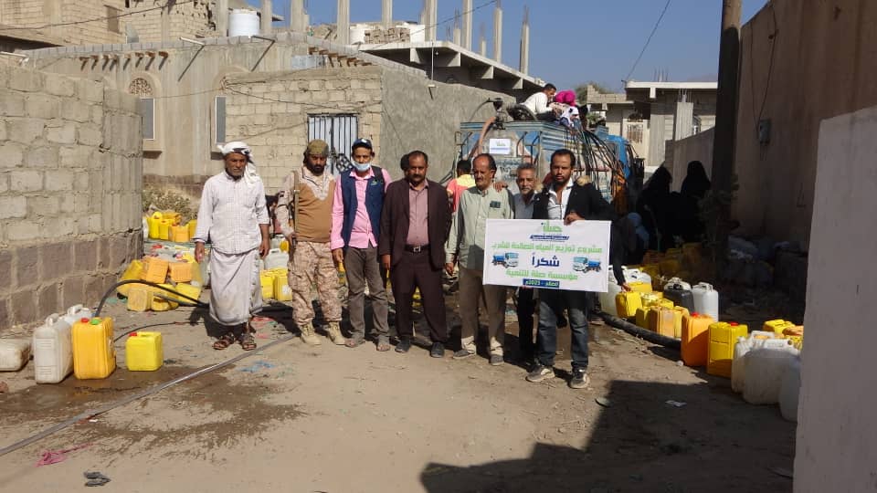 الضالع : مؤسسة إنسان للأعمال الإنسانية تدشن مشروع توزيع مياه الشرب في قعطبة   