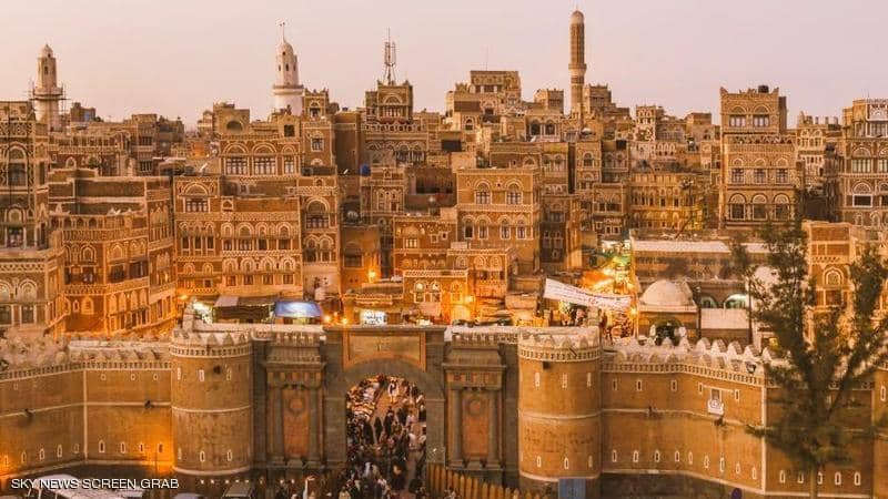 اليمن الجميل.. قصة شاب يواجه "الحرب" بصور على تويتر