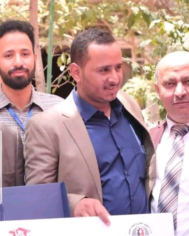 من هو الشاب الحوثي الذي اصبح اغناء اغنياء اليمن بعد انتزعه الف شركة وحولها باسمه بقوة السلاح؟ .. (الاسم والصورة)