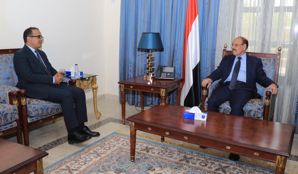 النائب الاحمر يستمع من وزير الصحة موجز الوضع الصحي في عموم محافظات الجمهورية