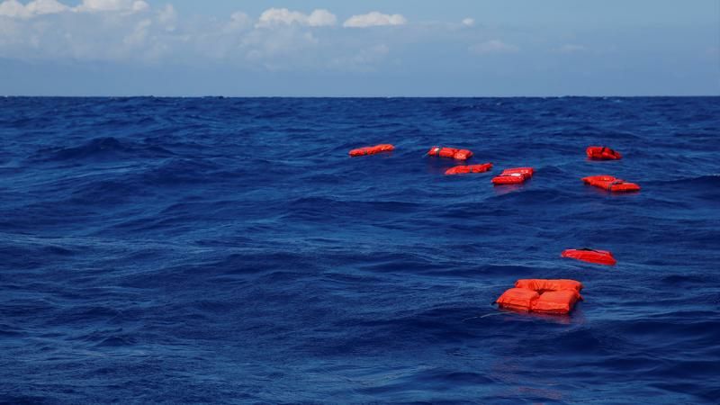 مصرع عشرات الأشخاص في غرق قارب مهاجرين قبالة جزيرة إيطالية..