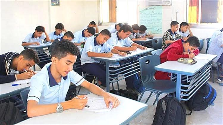 سكان في عدن يشكون من إستمرار ارتفاع رسوم المدارس الأهلية وأولياء الأمور يناشدون الحكومة بسرعة التدخل