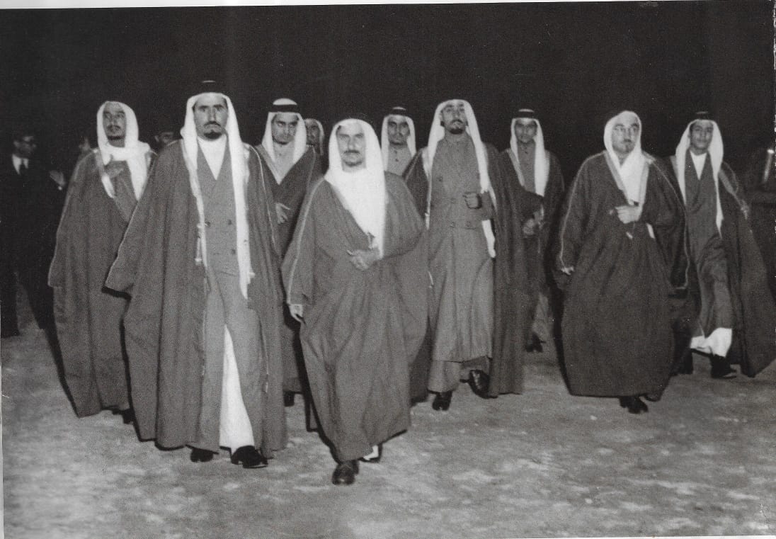 الملك عبدالعزيز طول كم كم طول