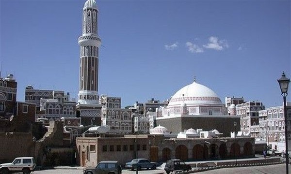 برعونة وهمجية .. مليشيا الحوثي تقتحم جامع الشوكاني وتطرد إمامه وخطيبه في صنعاء