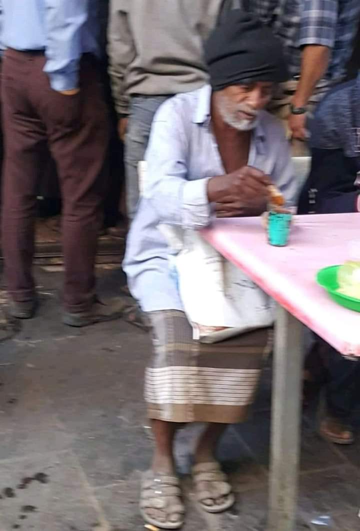 هكذا اصبح حال فنان تشكيلي يمني وصورته تشعل مواقع التواصل الإجتماعي ؟