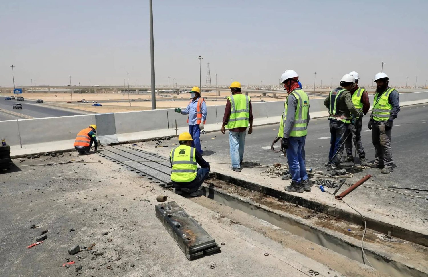 السعودية تحظر العمل تحت الشمس