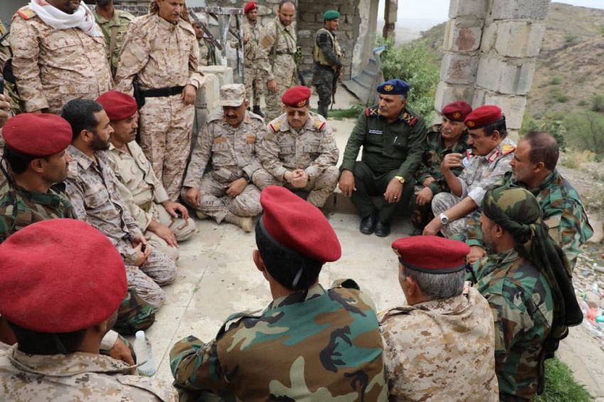 المقدشي يتفقد الوحدات العسكرية في جبهات محافظة الضالع