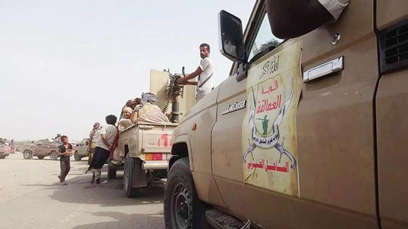 العثور على 3 قنابل قرب مخيم للنازحين في عدن