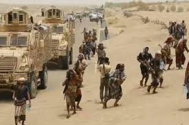 قيادي في قوات العمالقة يحدد المسافة المتبقية للسيطرة على ميناء الحديدة