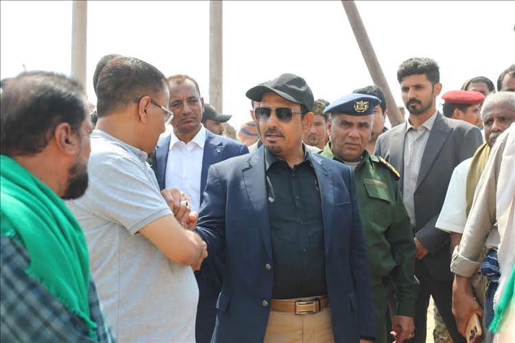 تدشين عمل مشروع إعادة تأهيل طريق رئيسي هام في حضرموت