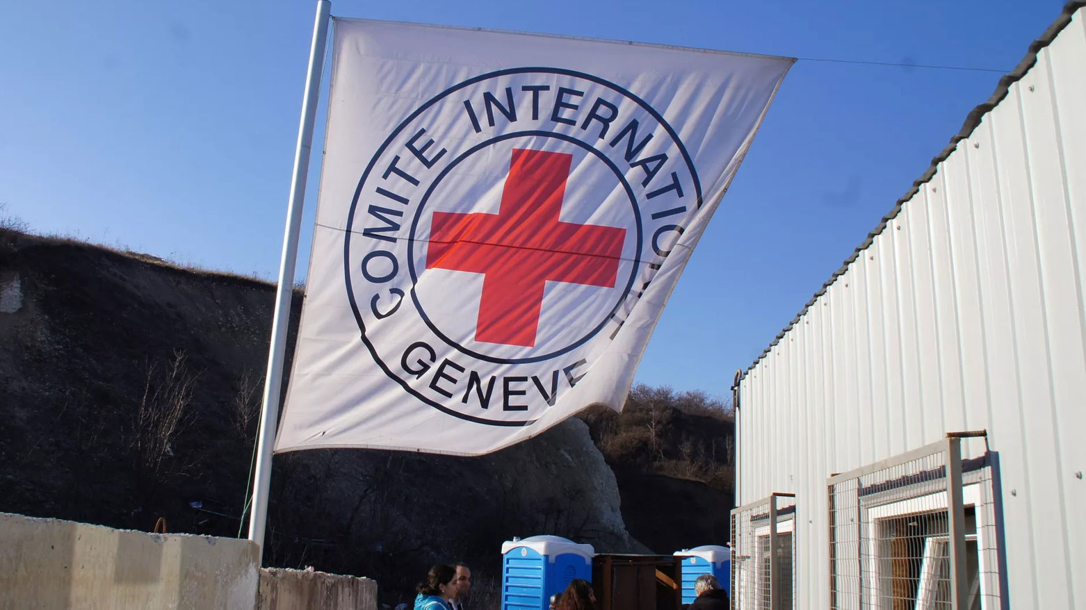 مليشيا الحوثي تداهم مقر اللجنة الدولية للصليب الأحمر في اليمن