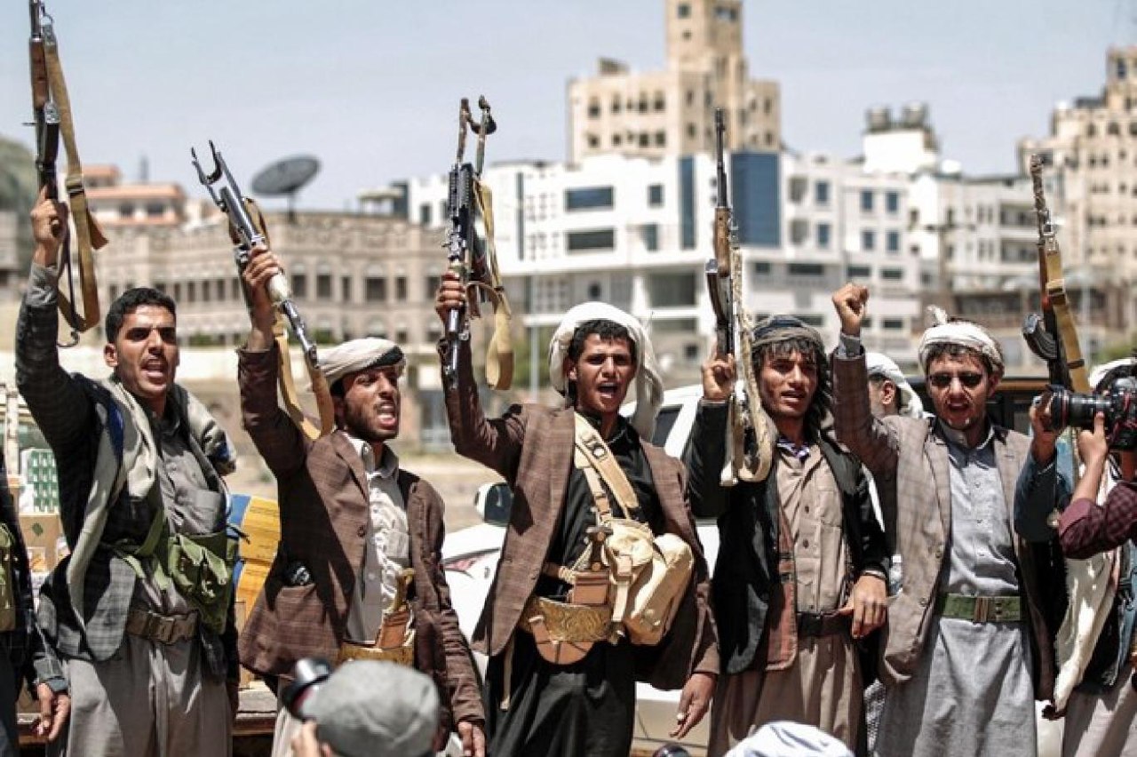 أول رد للمليشيا الحوثية على قرارات الحكومة .. تابع التفاصيل