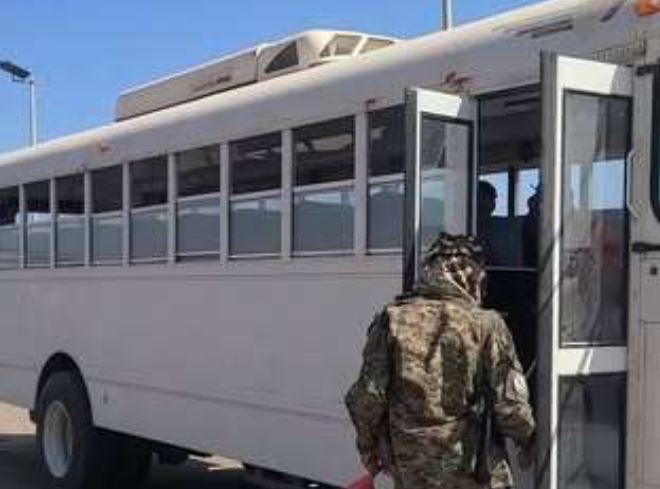  أقدم باص  يعود  إلى العمل في مدينة عدن