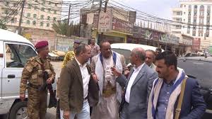 مليشا الحوثي ترتكب هذا الفعل المشين في صنعاء .. وعاملون يوضحون أن الاستهداف يطال الأشخاص غير المواليين لها 