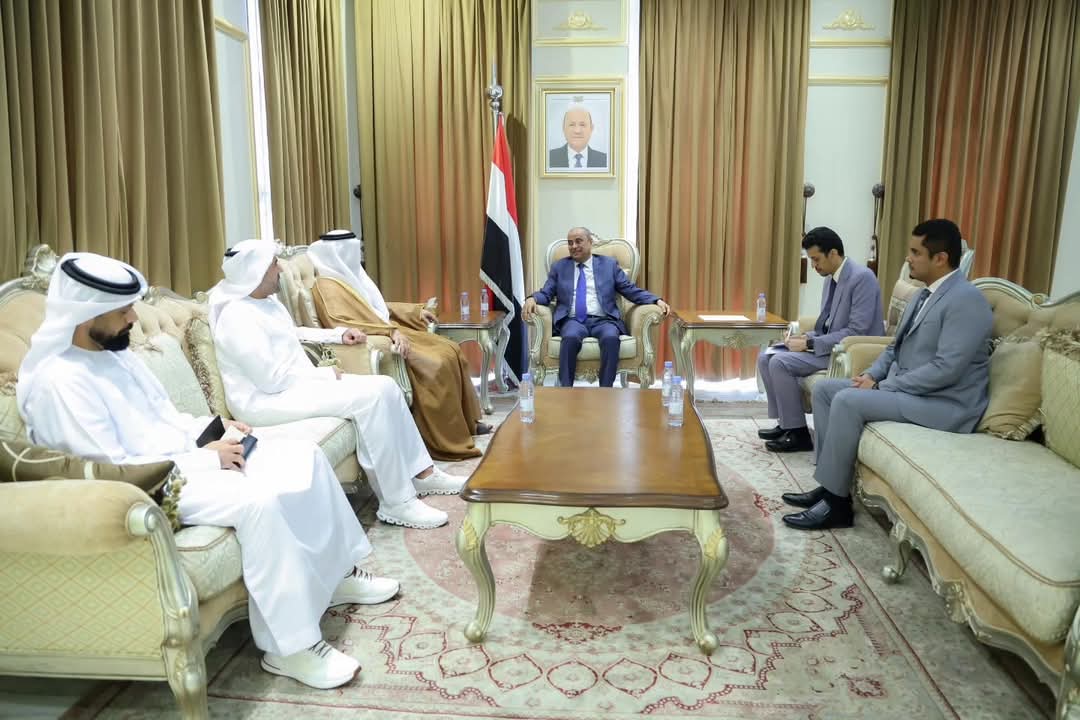 بن بريك يناقش مع الإمارات أولويات الحكومة اليمنية في الجوانب الاقتصادية والخدمية