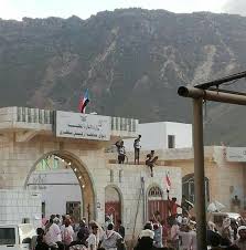 سقطرى.. محاولة اقتحام مبنى إدارة الأمن في حديبو من قبل مسلحين لتهريب متهمين بجريمة قتل