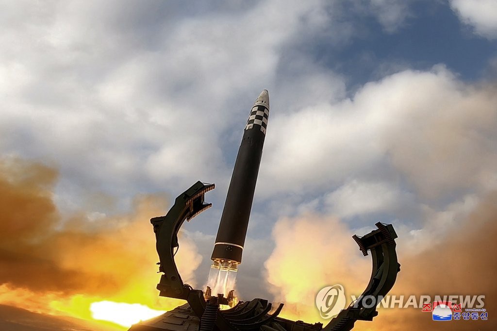 لأسباب مجهولة.. كوريا الشمالية تطلق صاروخاً باليستياً طويل المدى!