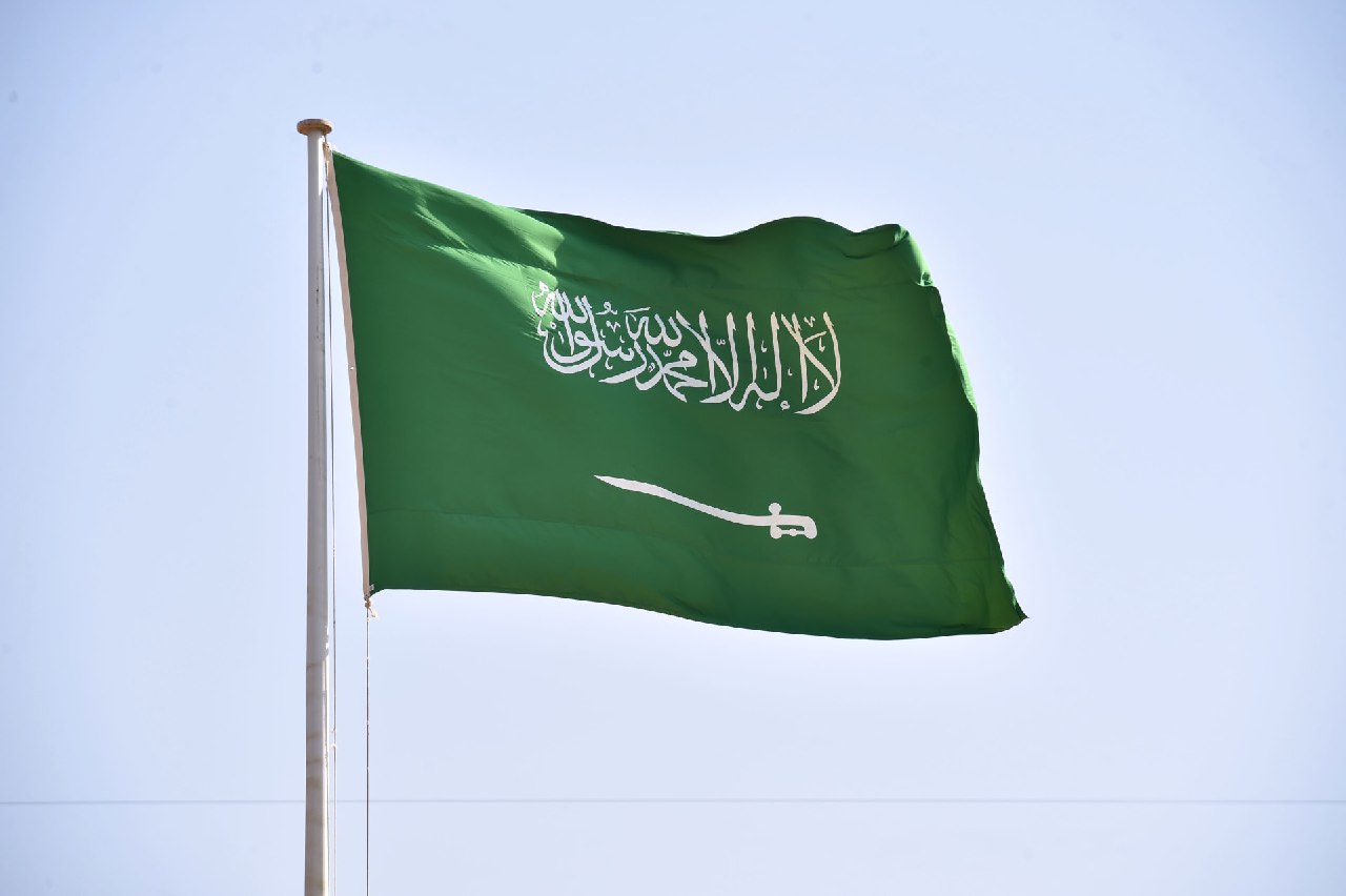 السعودية ترحب باكتمال سحب النفط الخام من الخزان العائم صافر..