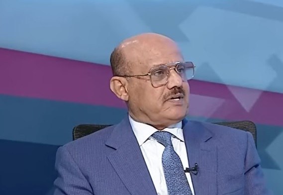 الكشف عن حقيقة امتلاك محافظ البنك المركزي اليمني "المعبقي" صفحة رسمية على الفيسبوك