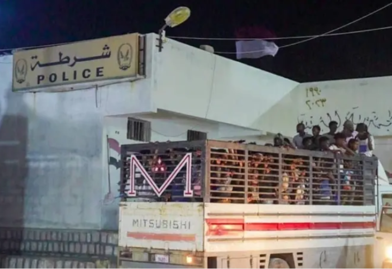 جهوده يمنية مكثفة لمكافحة تهريب المهاجرين وترحّل المئات منهم