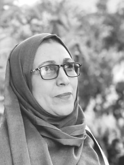 من هي  سامية العنسي التي تعد أبرز الأصوات الإذاعية المألوفة لدى اليمنيين  ؟ .. صورة وتفاصيل