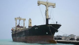 اليمن  يستقبل  أكبر سفينة تجارية للمرة الأولى  منذ 14 عاماً