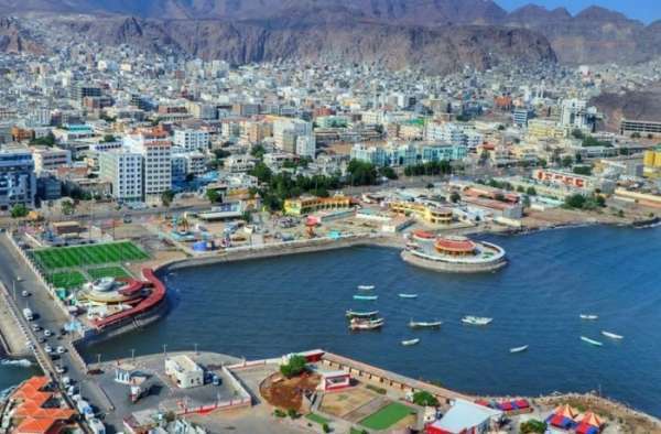 مصادر : استنفار عسكري عقب وصول قيادة المجلس الرئاسي الى العاصمة