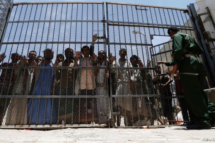 مليشيا الحوثي تقدم على تهريب متهم بالقتل من أحد سجونها في إب