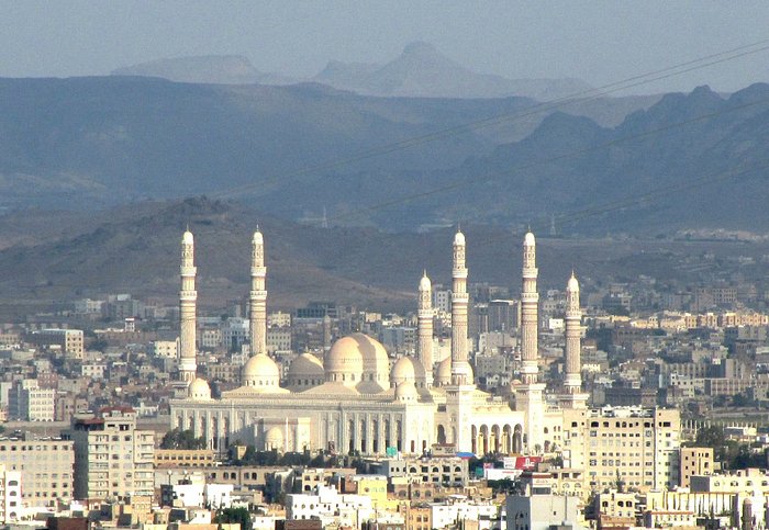 مليشيا الحوثي تشق أسرة برلماني جنوبي بارز متوفي في صنعاء