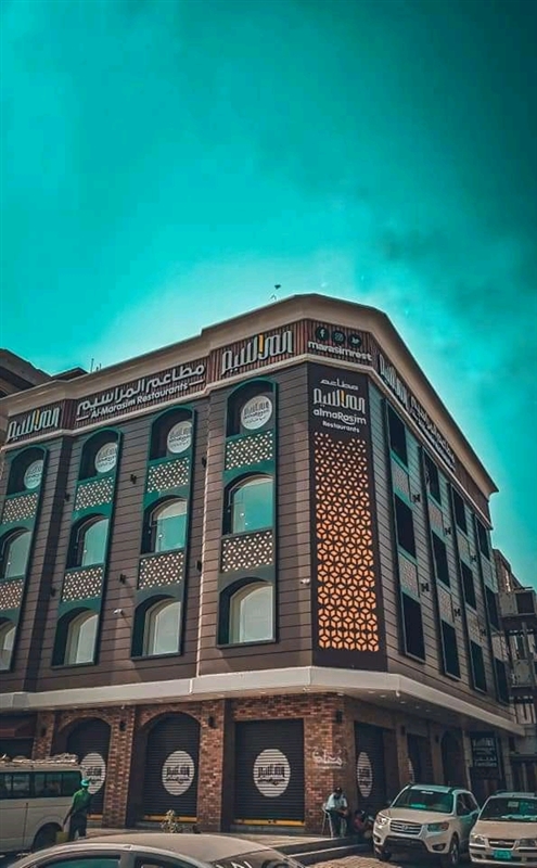 بتكلفة ضخمة .. عدن تفتتح أكبر مطعم سياحي .. هكذا يبدو شكله من الداخل (صور)