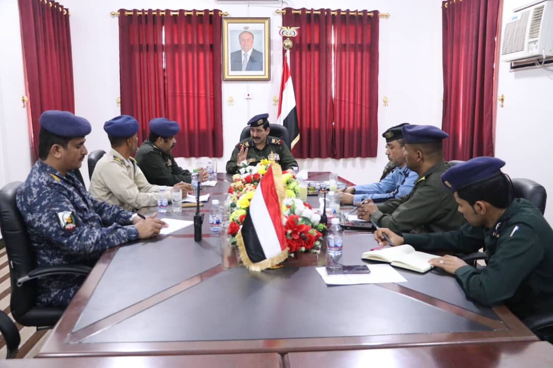 اجتماع امني برئاسة وزير الداخلية لمناقشة التحديات الأمنية بوادي حضرموت