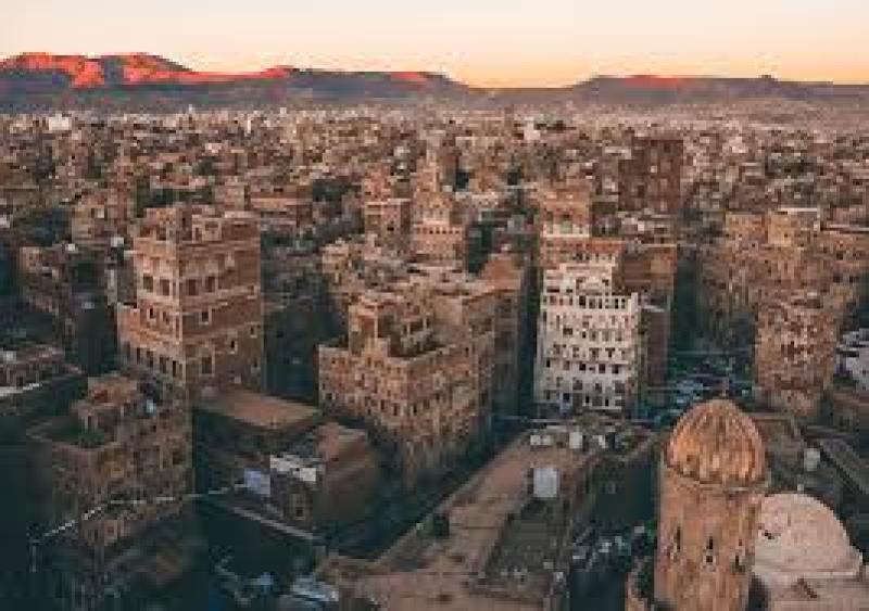 شاهد كيف غيّر الحوثيون منصة السبعين في صنعاء بعد أعمال خطيرة فيها غيرتها تماما