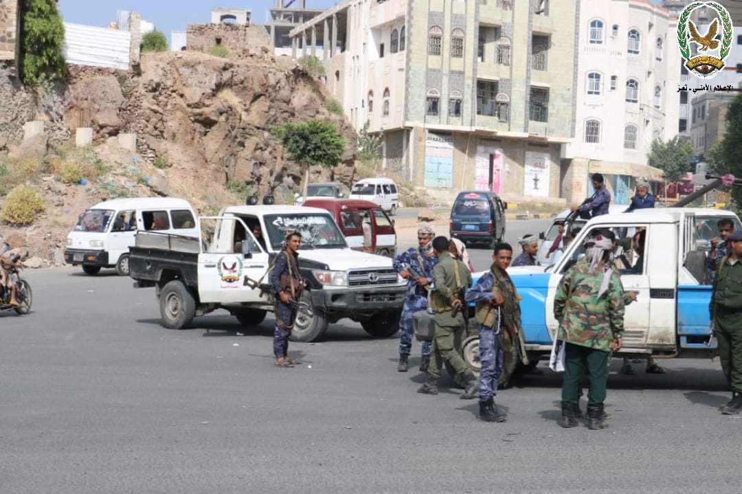 اغتيال ضابط رفيع بالأمن السياسي وأحد أعضاء لجنة التحقيق بمقتل مؤيد حميدي في تعز (تابع التفاصيل)